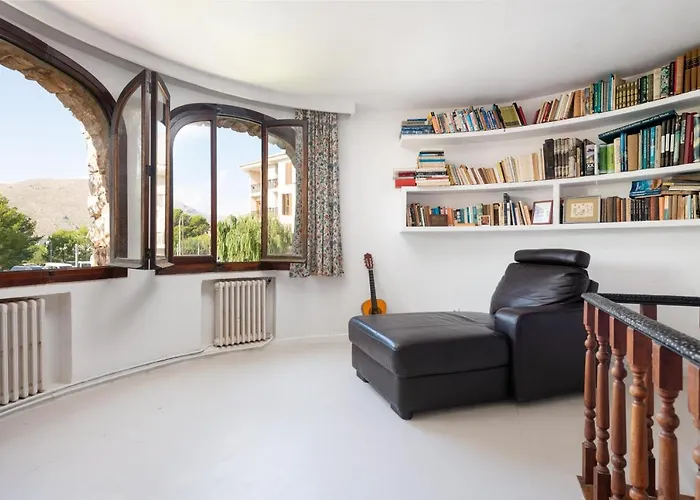 La Torre De La Gola * Port de Pollenca